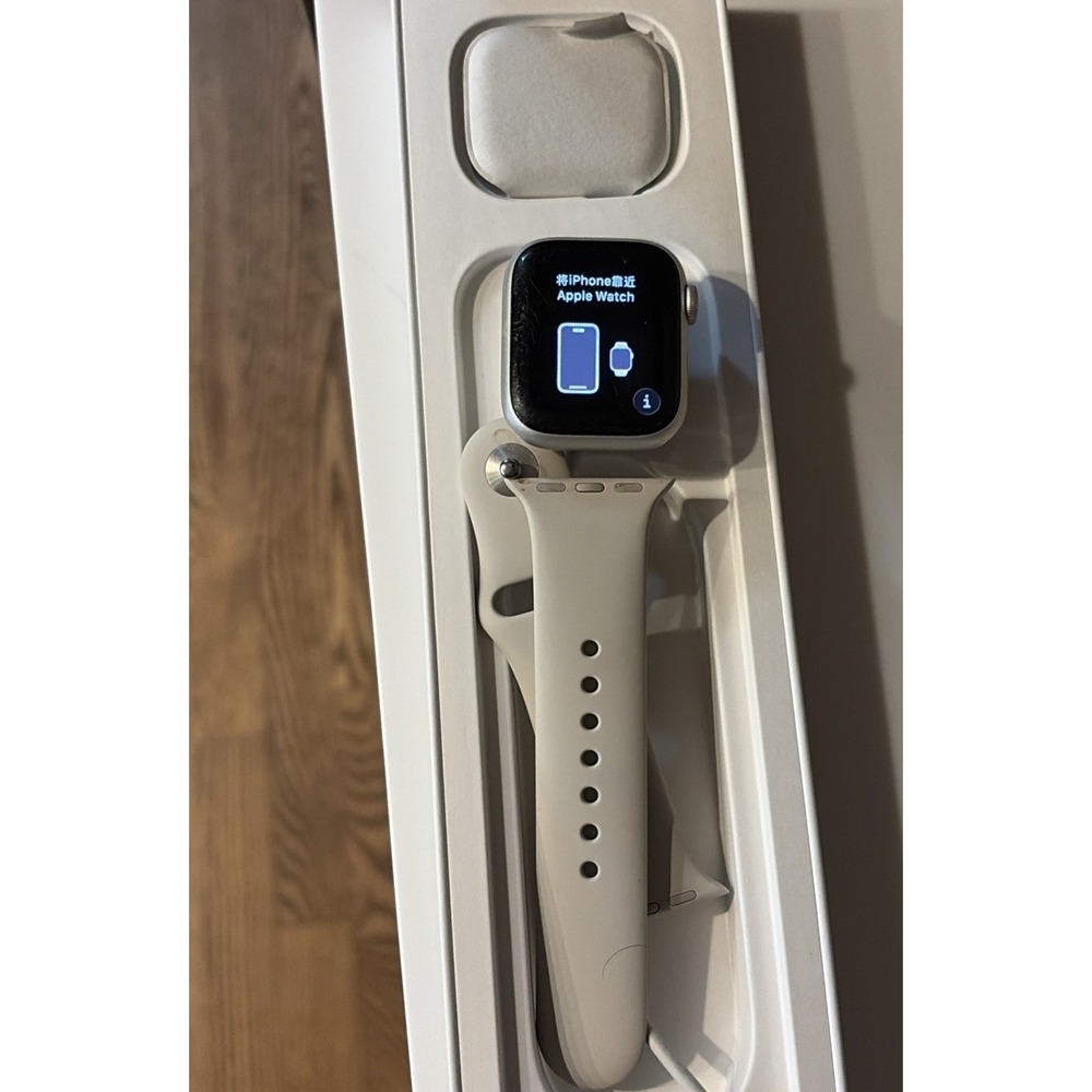 Apple Watch Series 7 41MM Silver Aluminum Case Starlight Sport Band See Descrip*
